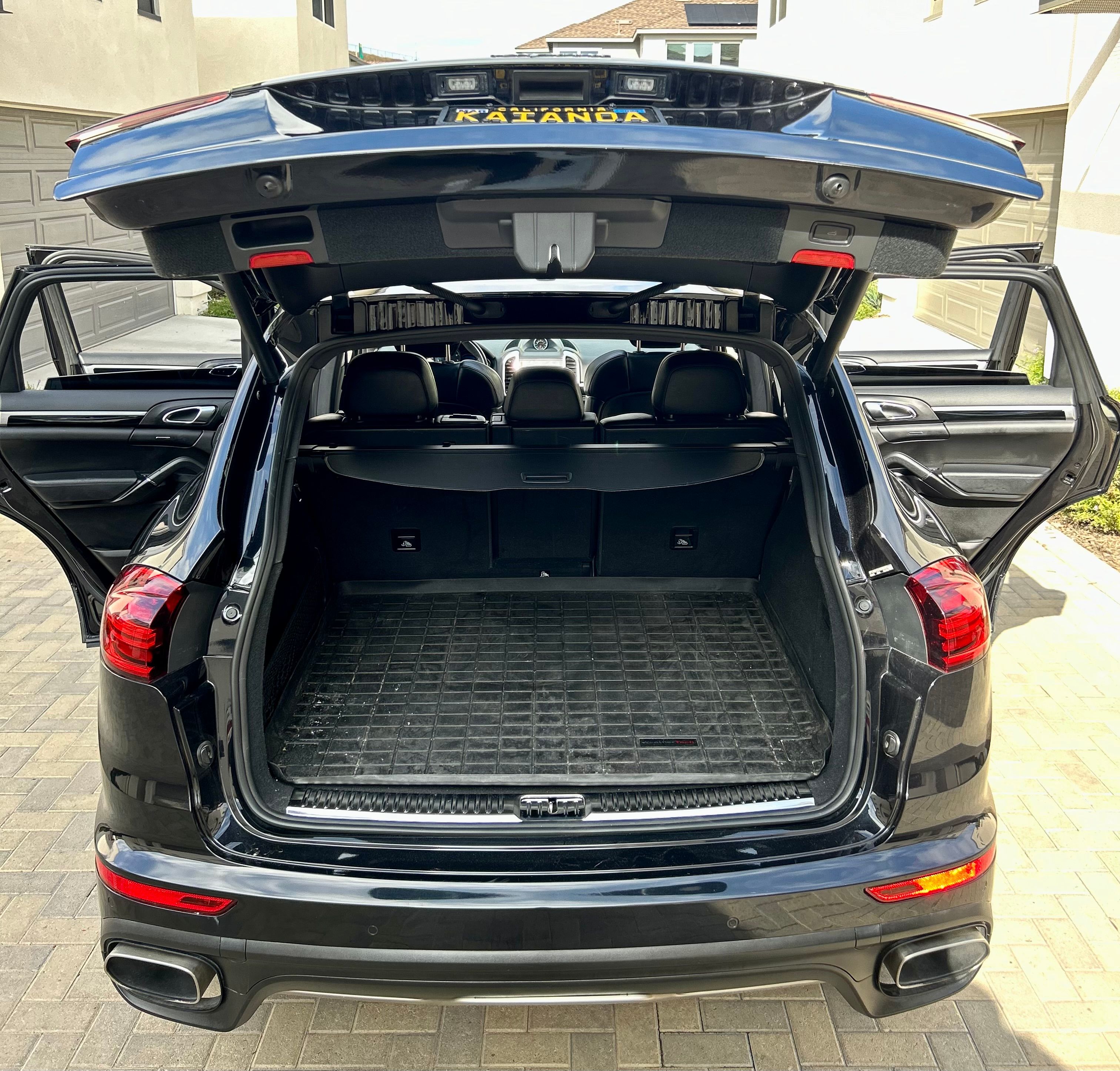 Used 2017 Porsche Cayenne Platinum Edition AWD/4WD image 25