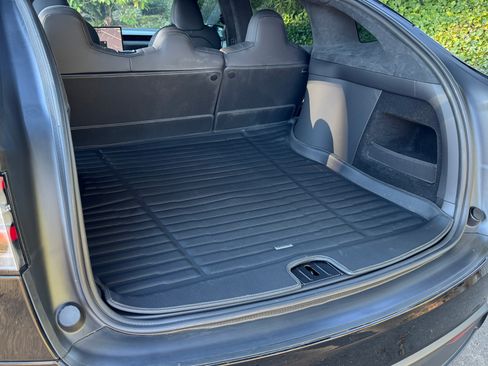 Used 2024 Tesla Model X Standard Sport Utility 4D image 15