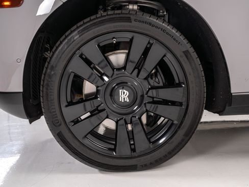 Used 2021 Rolls-Royce Cullinan image 15