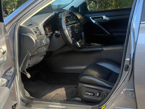 Used 2016 Lexus CT 200h FWD image 9