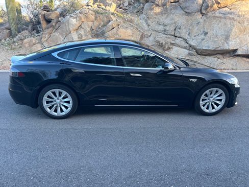 Used 2016 Tesla Model S 75 image 4