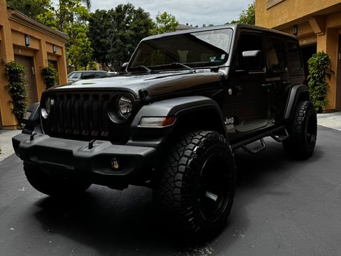 Used 2018 Jeep Wrangler Unlimited Sport S AWD/4WD image 1
