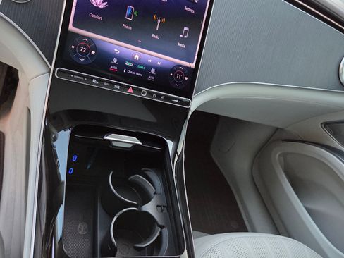 Used 2023 Mercedes-Benz EQS 450+ SUV image 9