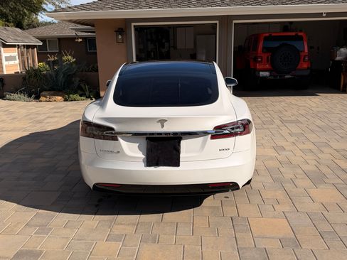 Used 2019 Tesla Model S 100D image 4