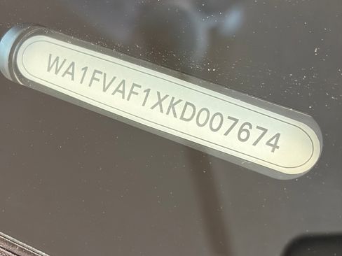 Used 2019 Audi Q8 Prestige image 19