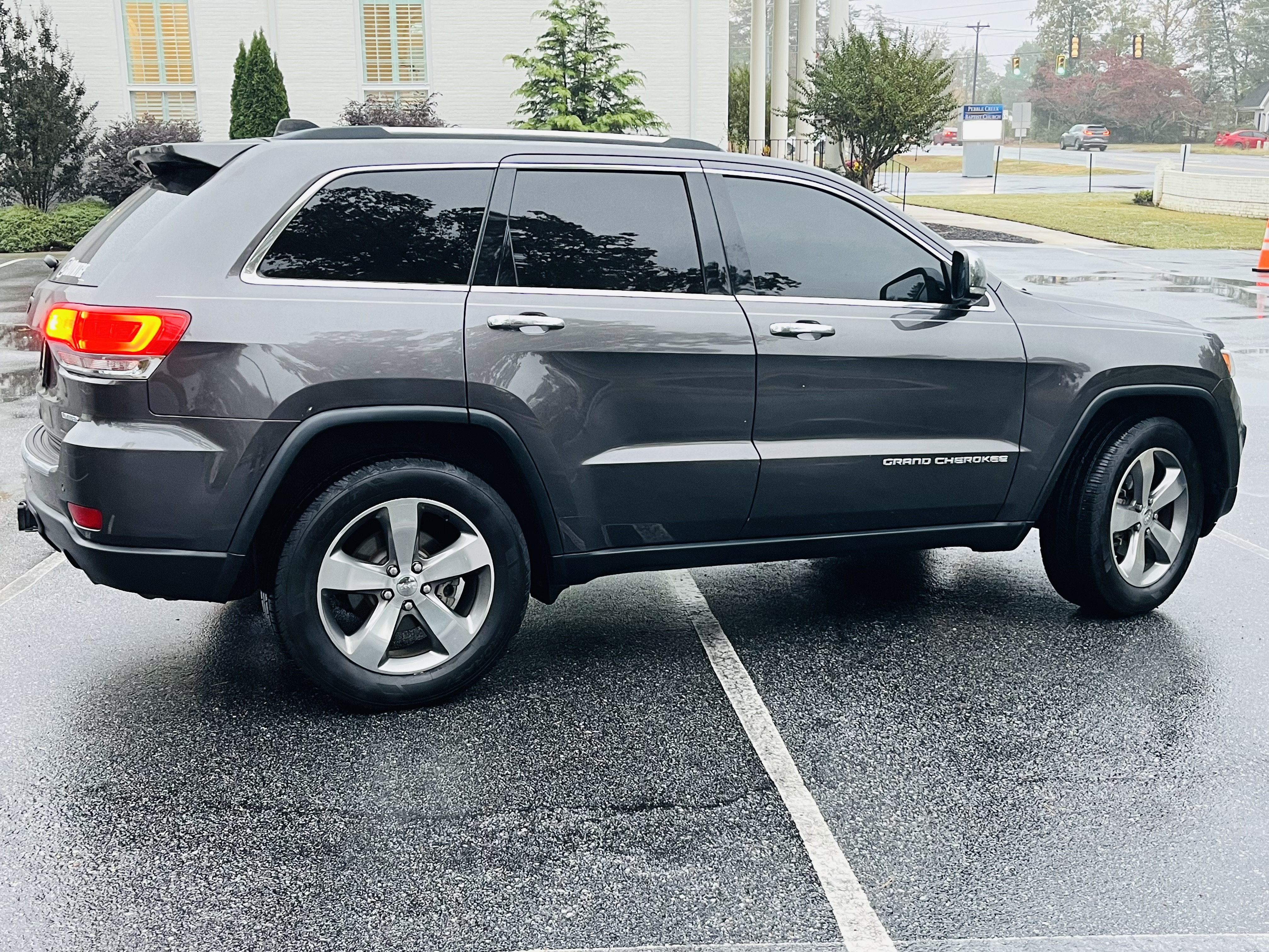 Used 2014 Jeep Grand Cherokee Limited w/ Trailer Tow Group IV AWD/4WD image 5