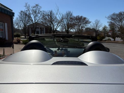 Used 2004 Nissan 350Z Touring image 11