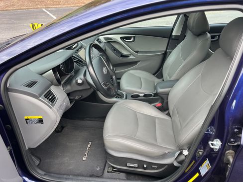 Used 2014 Hyundai Elantra Limited w/ Option Group 03 image 6