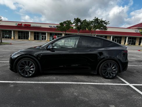 Used 2022 Tesla Model Y Performance image 2