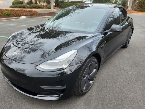 Used 2021 Tesla Model 3 Standard Range Plus image 2