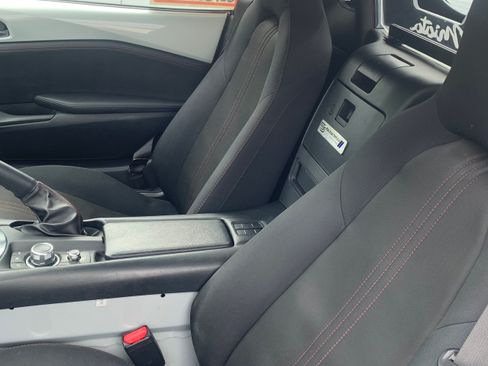 Used 2016 MAZDA MX-5 Miata Club image 6