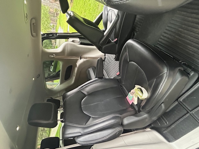 Used 2022 Chrysler Pacifica Touring-L FWD image 17