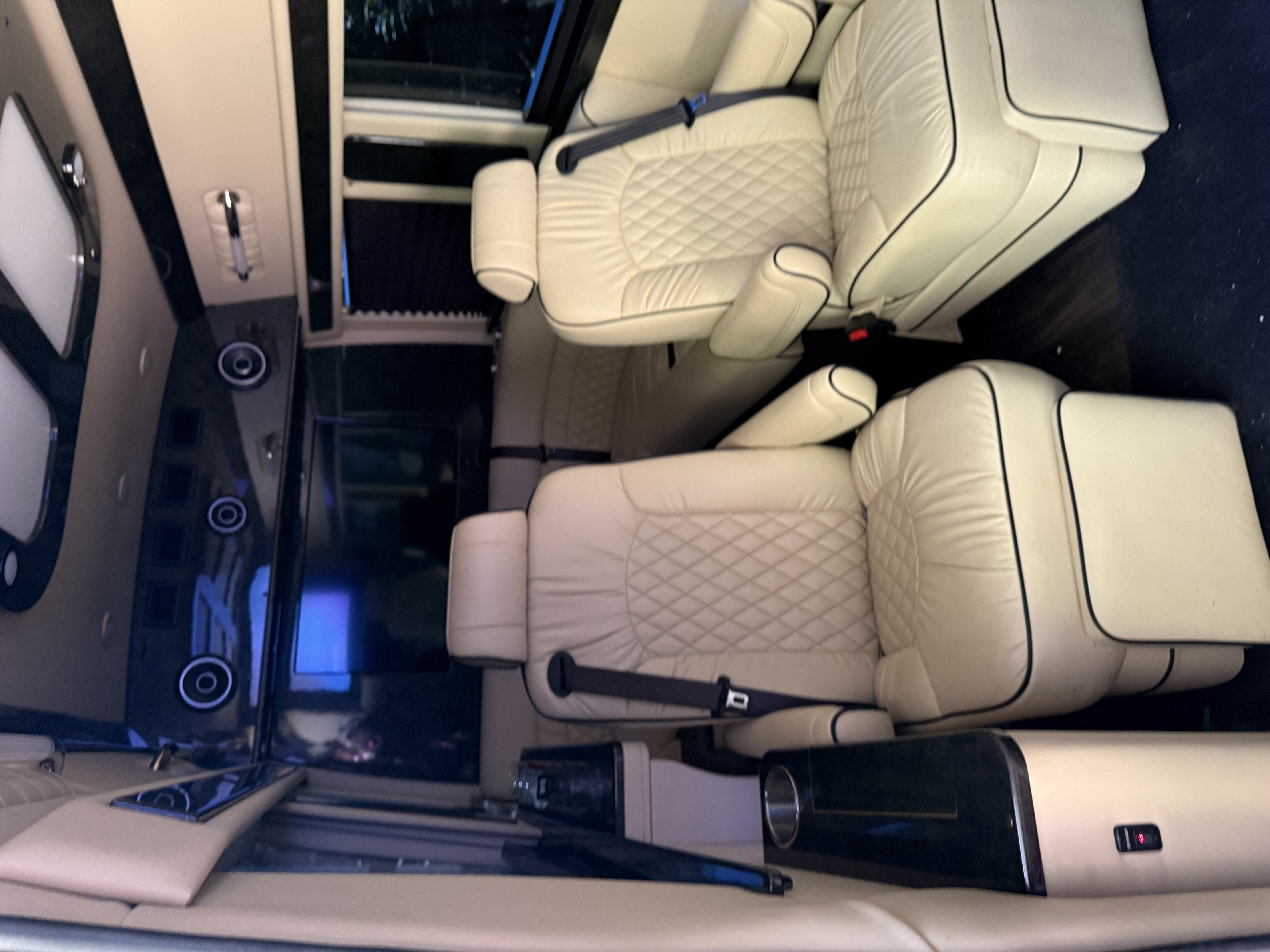 Used 2018 Mercedes-Benz Sprinter 3500 image 2