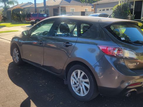 Used 2012 MAZDA MAZDA3 i Touring image 2