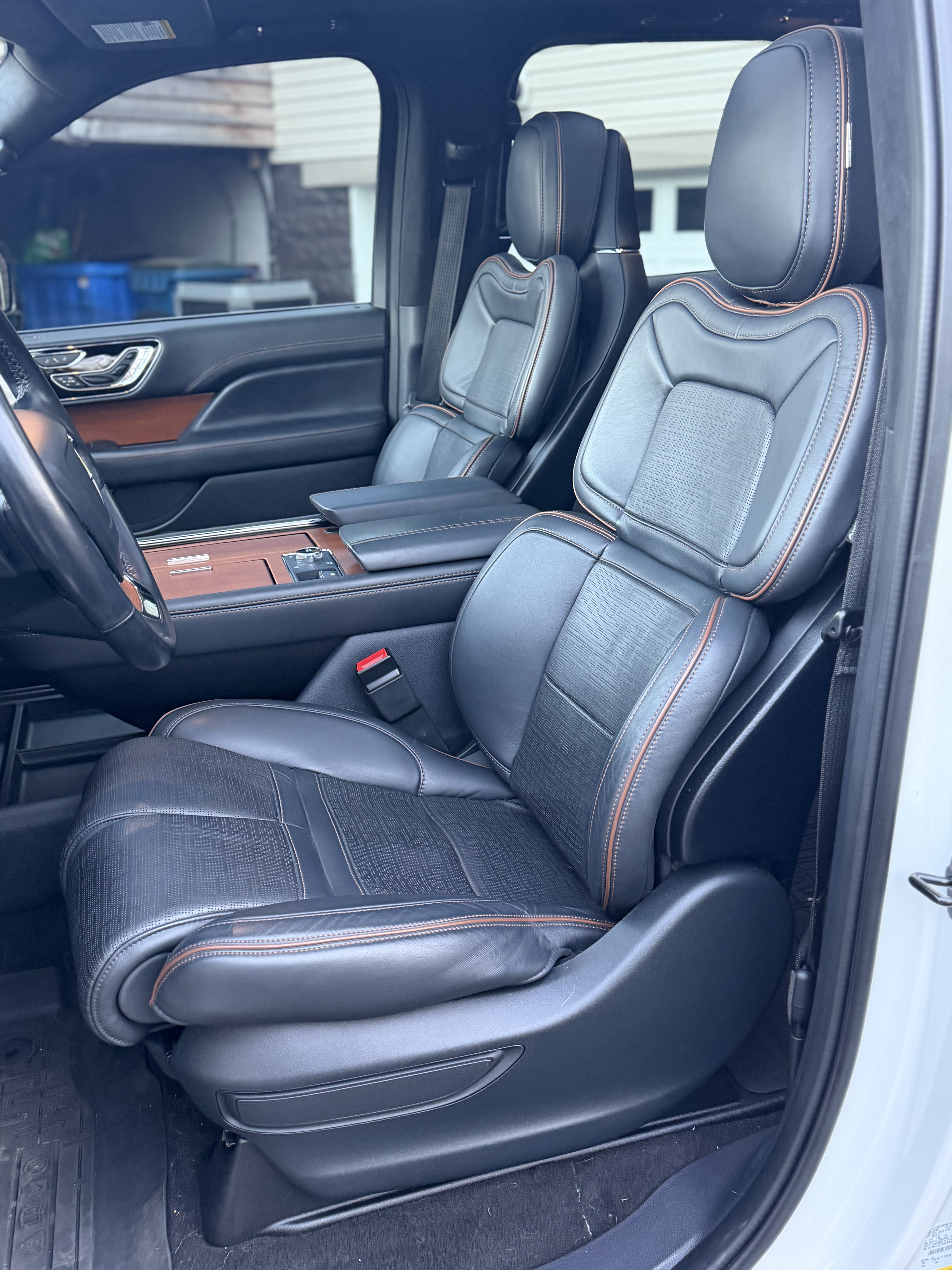 Used 2023 Lincoln Navigator Black Label AWD/4WD image 9