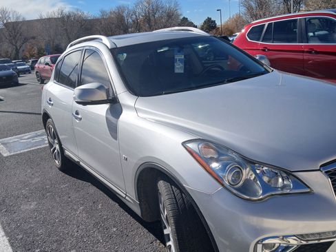 Used 2017 INFINITI QX50 AWD w/ Deluxe Touring Package image 14