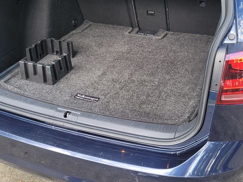 Used 2016 Volkswagen Golf S image 14