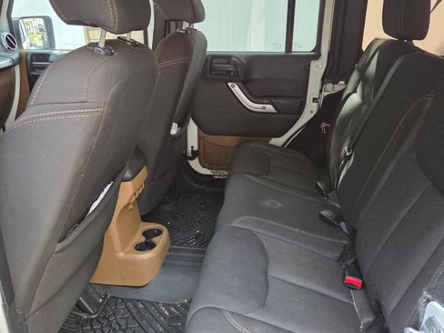 Used 2015 Jeep Wrangler Unlimited Sahara w/ Mopar Chrome Edition Group image 6