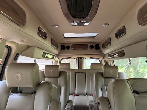 Used 2014 GMC Savana 2500 Extended RWD image 18