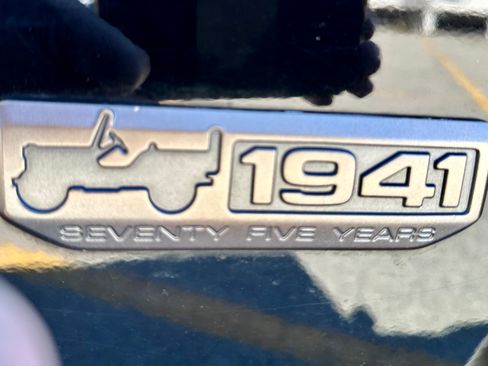 Used 2016 Jeep Wrangler Unlimited Sahara image 13