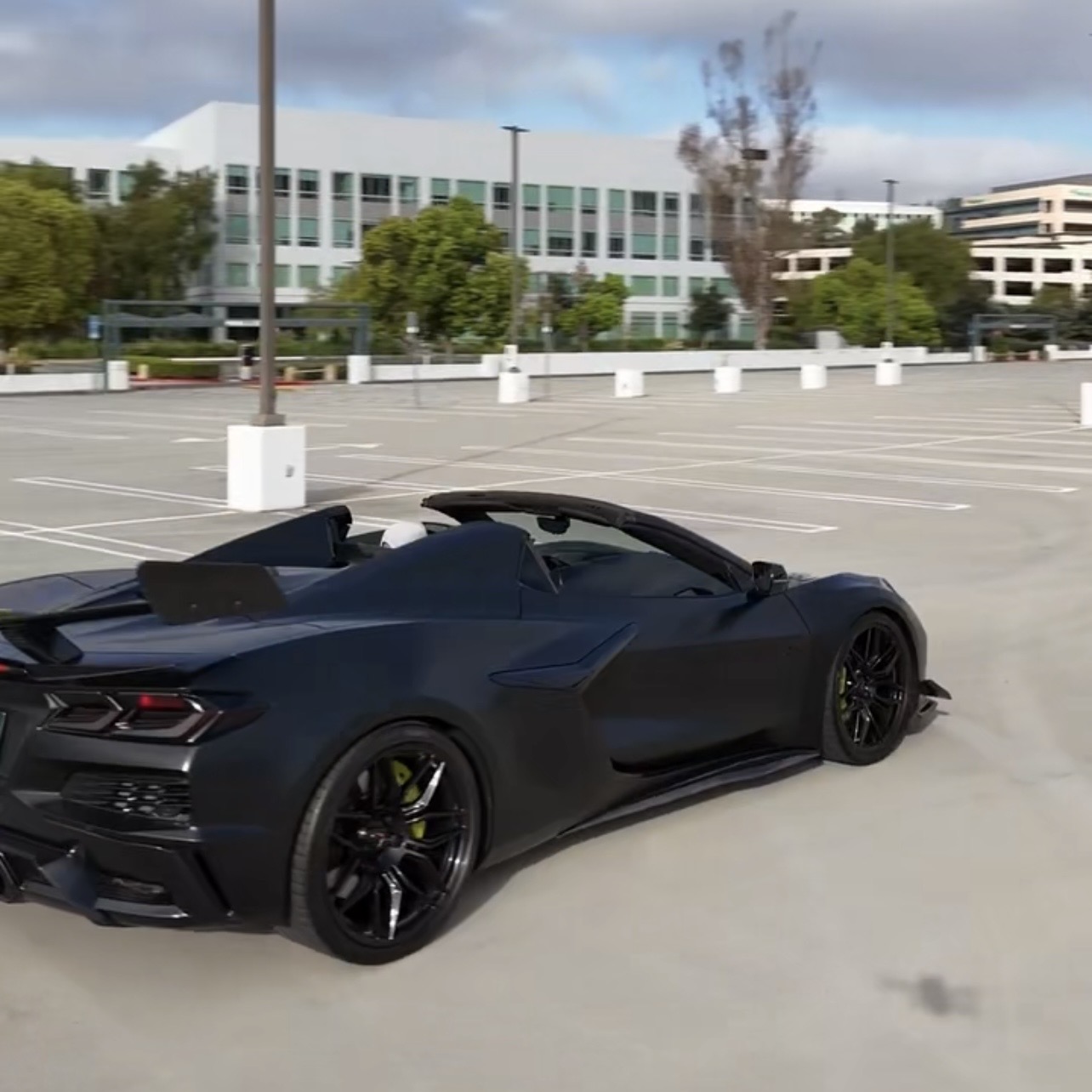 Used 2023 Chevrolet Corvette Z06 RWD image 4