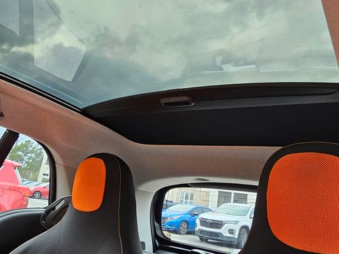 Used 2016 smart fortwo passion image 17