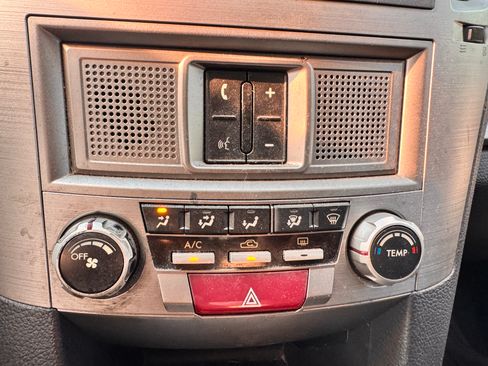 Used 2010 Subaru Legacy 2.5i image 16