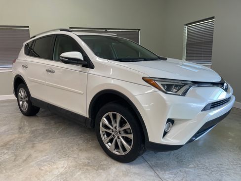 Used 2017 Toyota RAV4 Limited FWD image 12