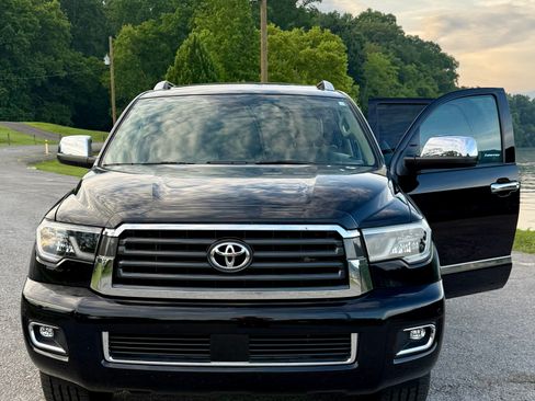 Used 2019 Toyota Sequoia Limited AWD/4WD image 8