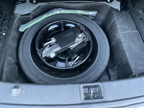 Used 2011 Mercedes-Benz E 550 Cabriolet image 15