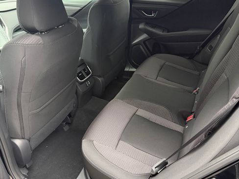 Used 2025 Subaru Outback Premium w/ Popular Package #1A image 9