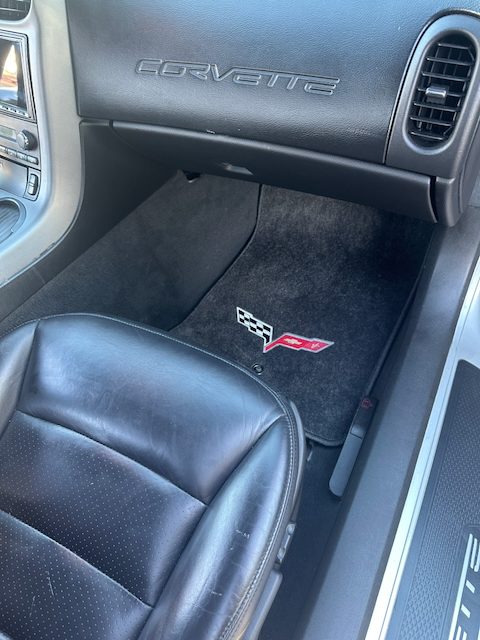 Used 2006 Chevrolet Corvette Coupe w/ Preferred Equipment Group RWD image 16