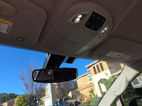 Used 2017 Chrysler Pacifica Limited w/ UConnect Theater Package image 19