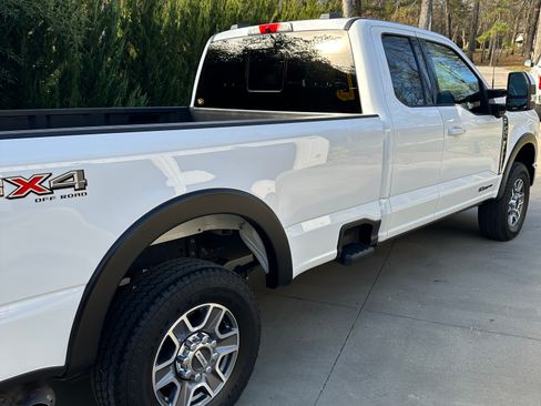 Used 2023 Ford F250 Lariat w/ FX4 Off-Road Package image 10