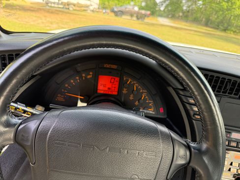 Used 1993 Chevrolet Corvette Coupe image 8