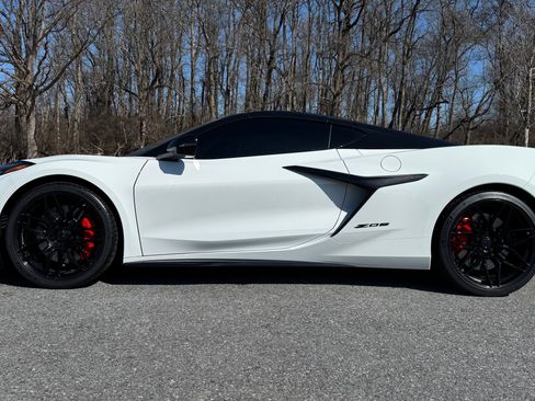 Used 2024 Chevrolet Corvette Z06 image 5