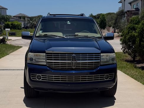 Used 2010 Lincoln Navigator L 4WD image 5