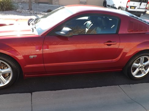 Used 2007 Ford Mustang GT Premium image 8