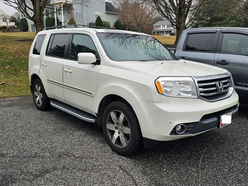Used 2014 Honda Pilot Touring image 1
