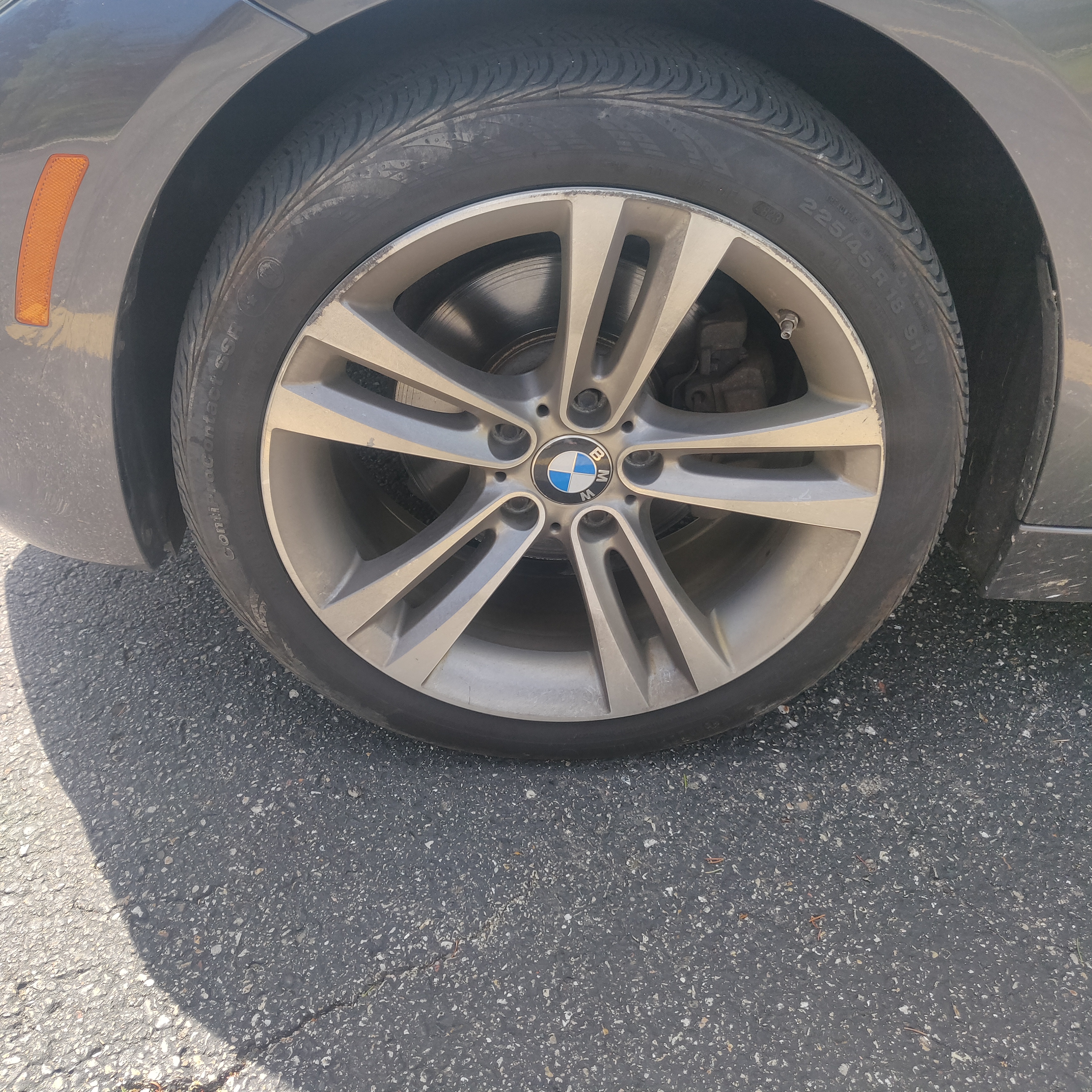 Used 2018 BMW 330i xDrive Sedan w/ Convenience Package AWD/4WD image 5