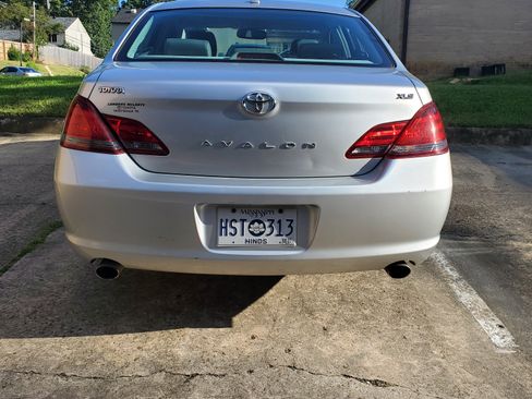 Used 2009 Toyota Avalon XLS FWD image 9