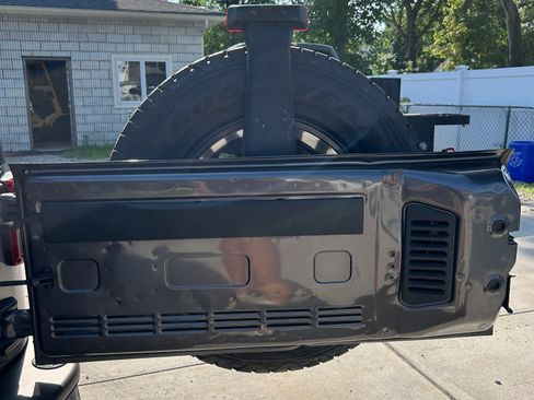 Used 2016 Jeep Wrangler Sahara AWD/4WD image 12