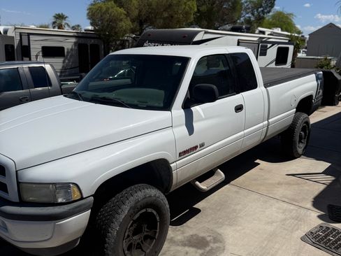 Used 1998 Dodge Ram 2500 Truck 4x4 Quad Cab image 1