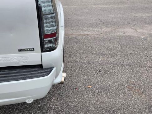 Used 2008 Chevrolet Avalanche LT w/ LT Preferred Equipment Group image 13