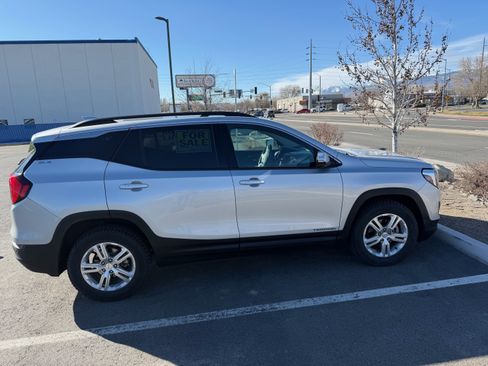 Used 2018 GMC Terrain SLE w/ Driver Convenience Package image 6
