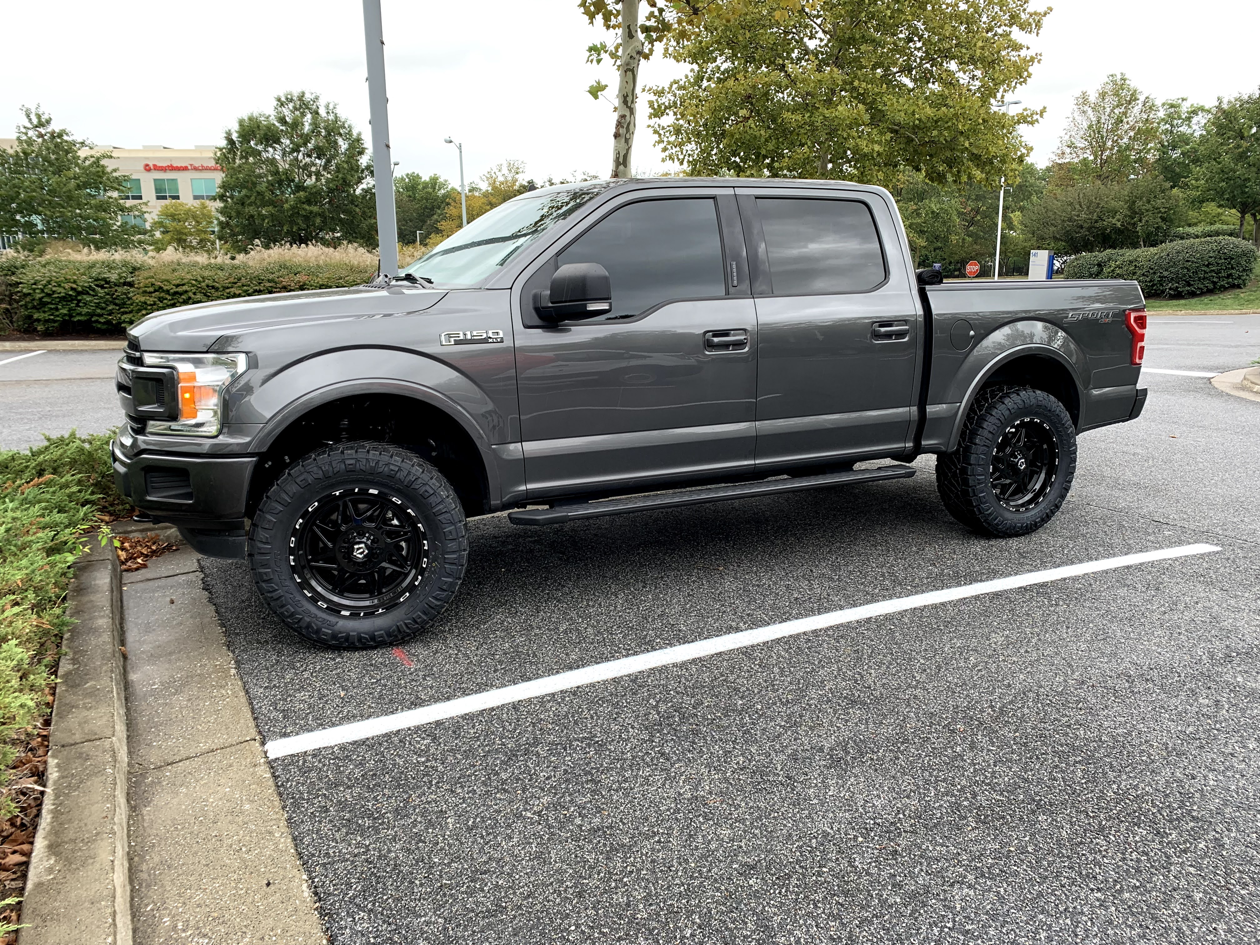 Used 2019 Ford F150 XLT w/ Equipment Group 302A Luxury AWD/4WD image 16