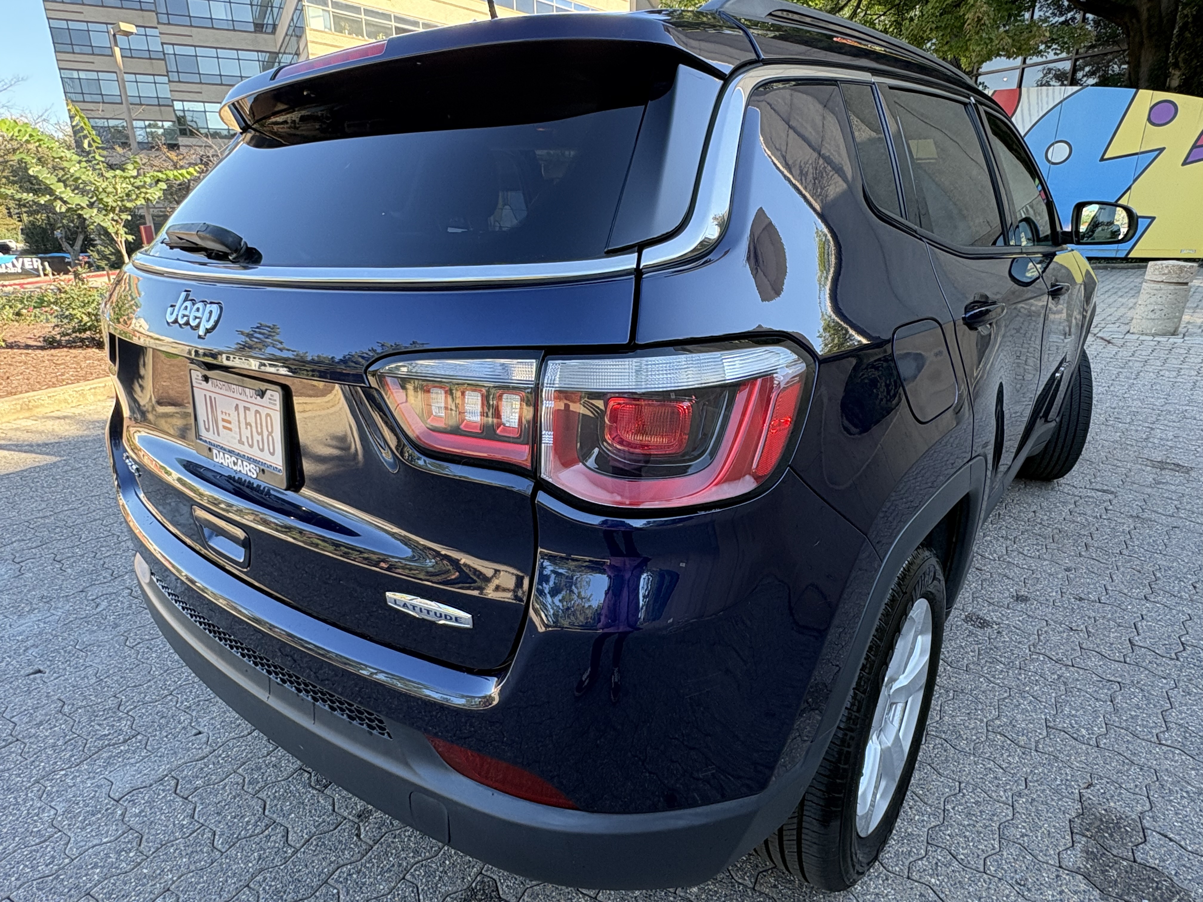 Used 2018 Jeep Compass Latitude w/ Popular Equipment Group AWD/4WD image 6