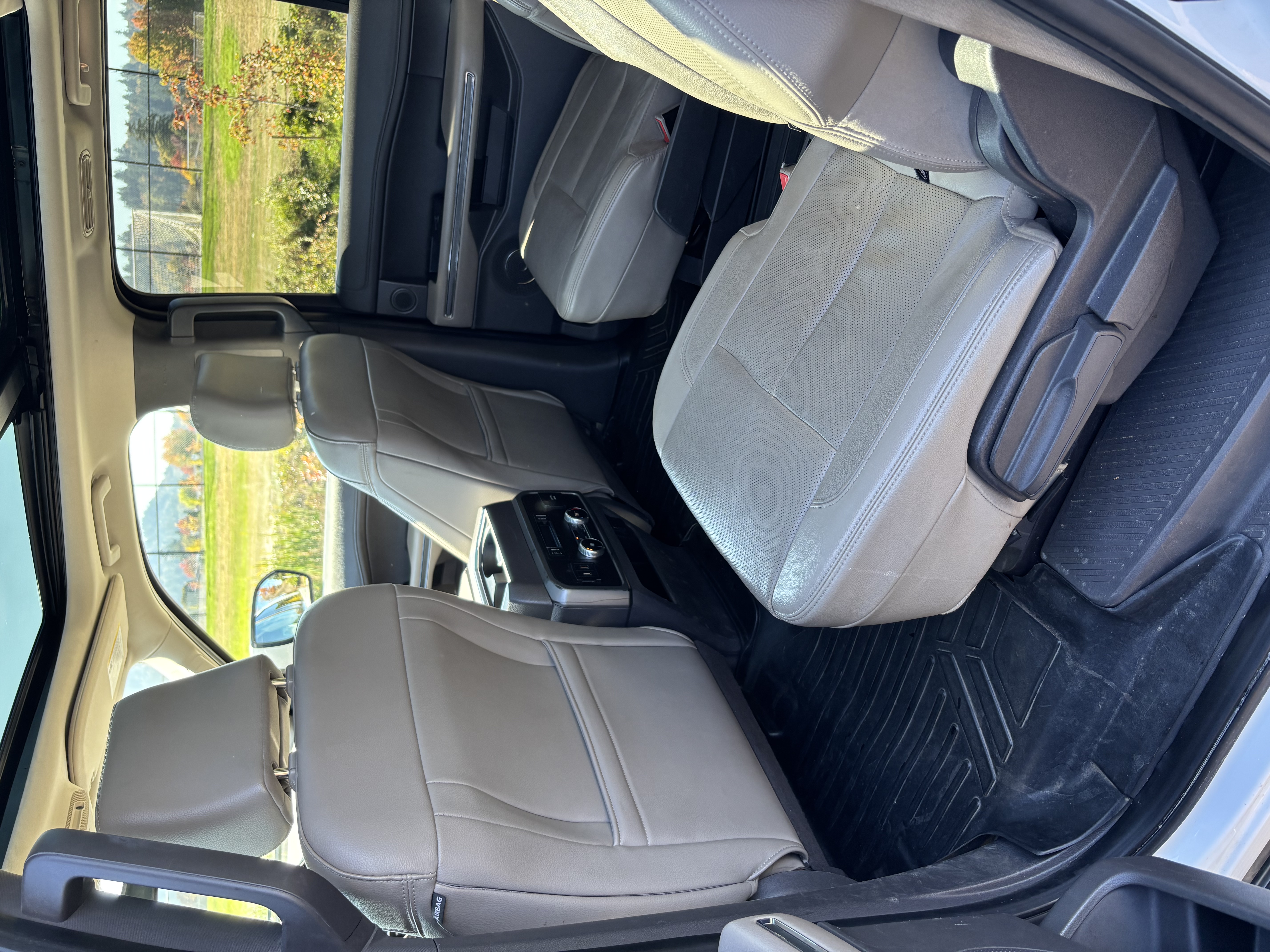 Used 2018 Ford Expedition Max XLT w/ Equipment Group 202A AWD/4WD image 20