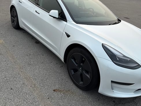 Used 2023 Tesla Model 3 Standard Range RWD image 2