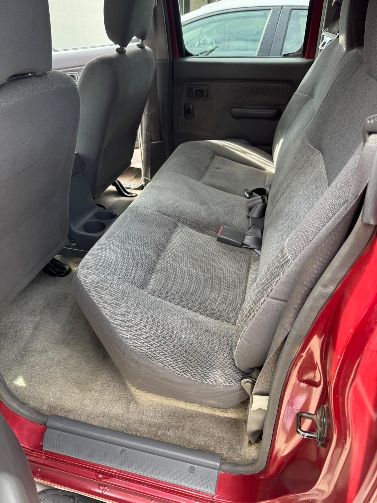 Used 2000 Nissan Frontier XE AWD/4WD image 8